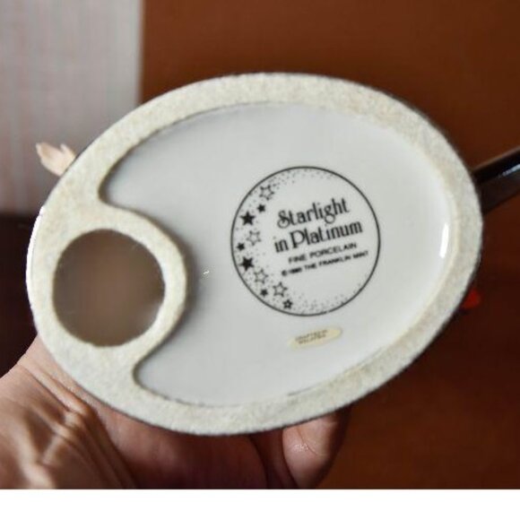 The Franklin Mint STARLIGHT in PLATINUM Fine Porcelain Figurine Hand Painted - Picture 6 of 8